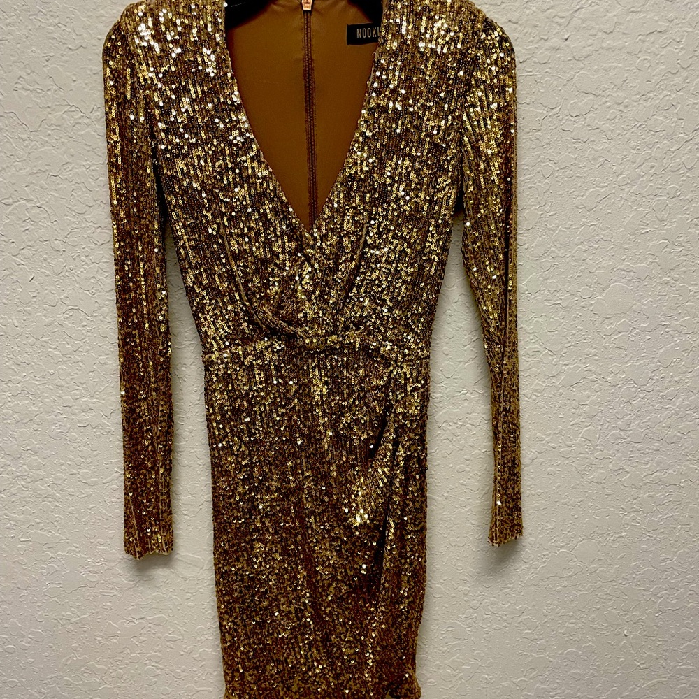 Stunning gold mini sequin dress!